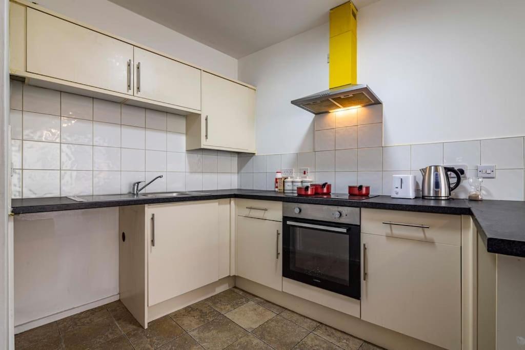 Apartamento Modern Flat In Eastwood Town Centre Exterior foto